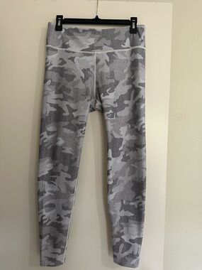 Women’s Camo Leggings - Athletic Bottoms (L)